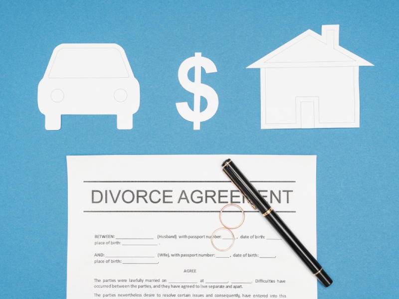חלוקה פנסיונית בין בני הזוג בעת גירושין, מה קובע החוק